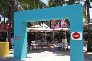 La Placita Food Court Terrace - Grand Oasis Cancun